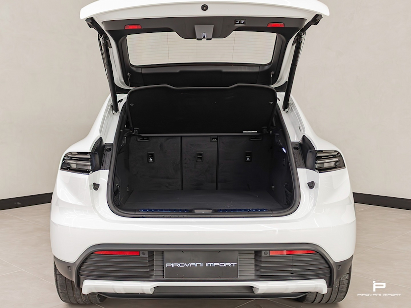 Foto do veículo PORSCHE MACAN 4 ELÉTRICO 2024 4.700 KM 700.000,00