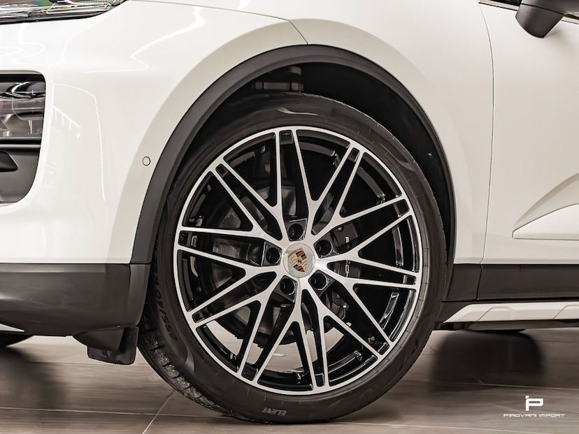 Foto do veículo PORSCHE MACAN 4 ELÉTRICO 2024 4.700 KM 700.000,00