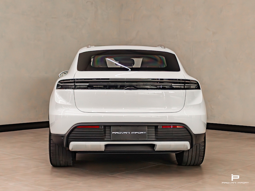 Foto do veículo PORSCHE MACAN 4 ELÉTRICO 2024 4.700 KM 700.000,00