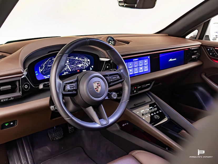 Foto do veículo PORSCHE MACAN 4 ELÉTRICO 2024 4.700 KM 700.000,00