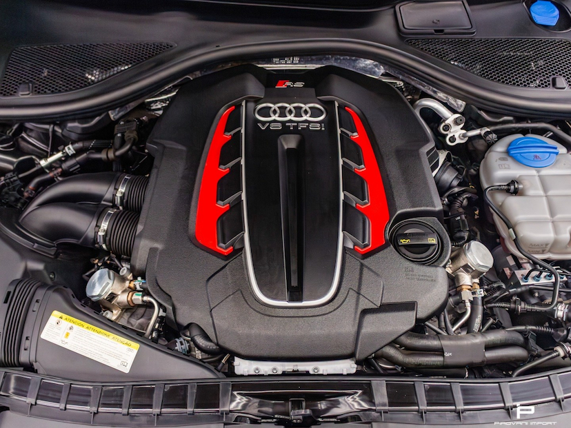 Foto do veículo AUDI RS6 4.0 AVANT V8 32V BI-TURBO GASOLINA 4P TIPTRONIC 2018 22.100 KM 489.000,00