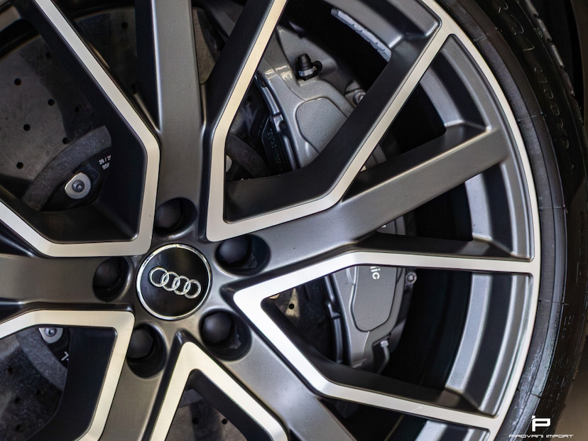 Foto do veículo AUDI RS6 4.0 AVANT V8 32V BI-TURBO GASOLINA 4P TIPTRONIC 2018 22.100 KM 489.000,00