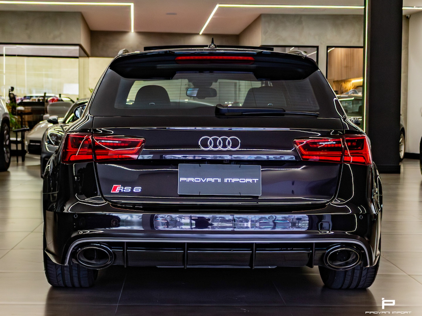 Foto do veículo AUDI RS6 4.0 AVANT V8 32V BI-TURBO GASOLINA 4P TIPTRONIC 2018 22.100 KM 489.000,00