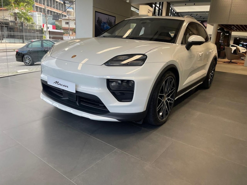 Foto do veículo PORSCHE MACAN 4 ELÉTRICO 2024 5.200 KM 720.000,00
