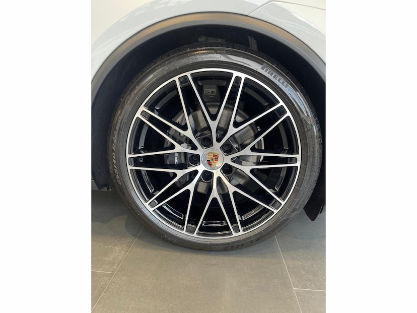 Foto do veículo PORSCHE MACAN 4 ELÉTRICO 2024 5.200 KM 720.000,00