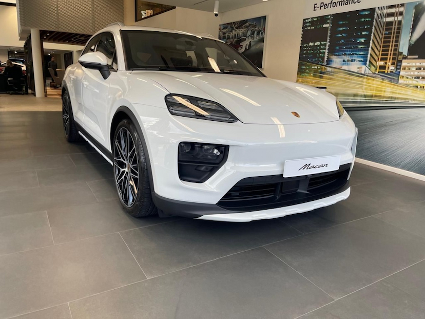 Foto do veículo PORSCHE MACAN 4 ELÉTRICO 2024 5.200 KM 720.000,00
