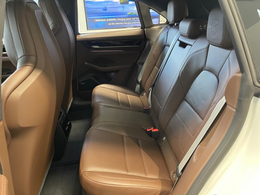 Foto do veículo PORSCHE MACAN 4 ELÉTRICO 2024 5.200 KM 720.000,00
