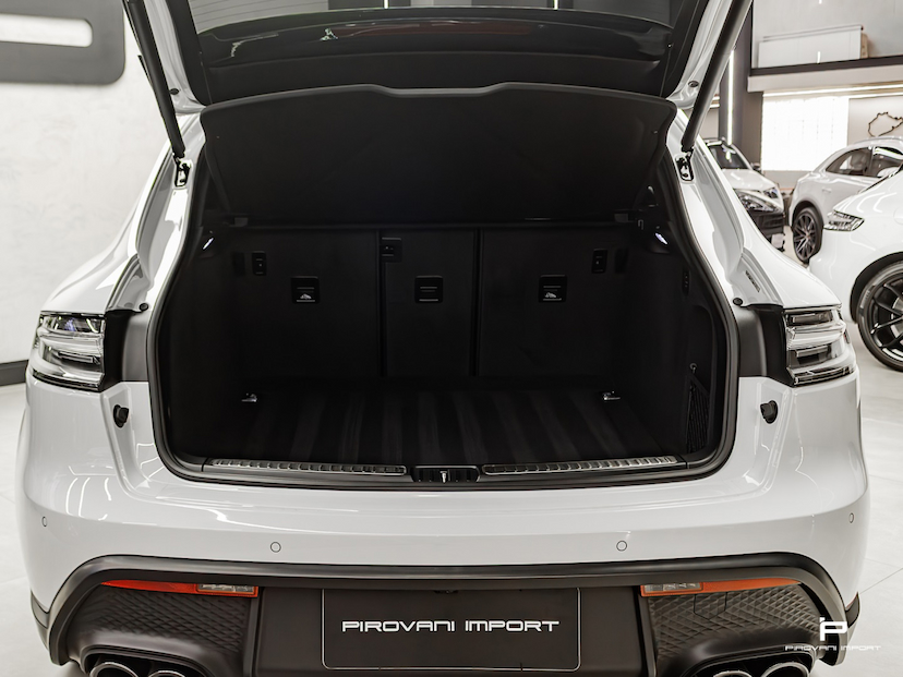 Foto do veículo PORSCHE MACAN 2.9 V6 BITURBO GASOLINA GTS PDK 2024 18.000 KM 589.000,00