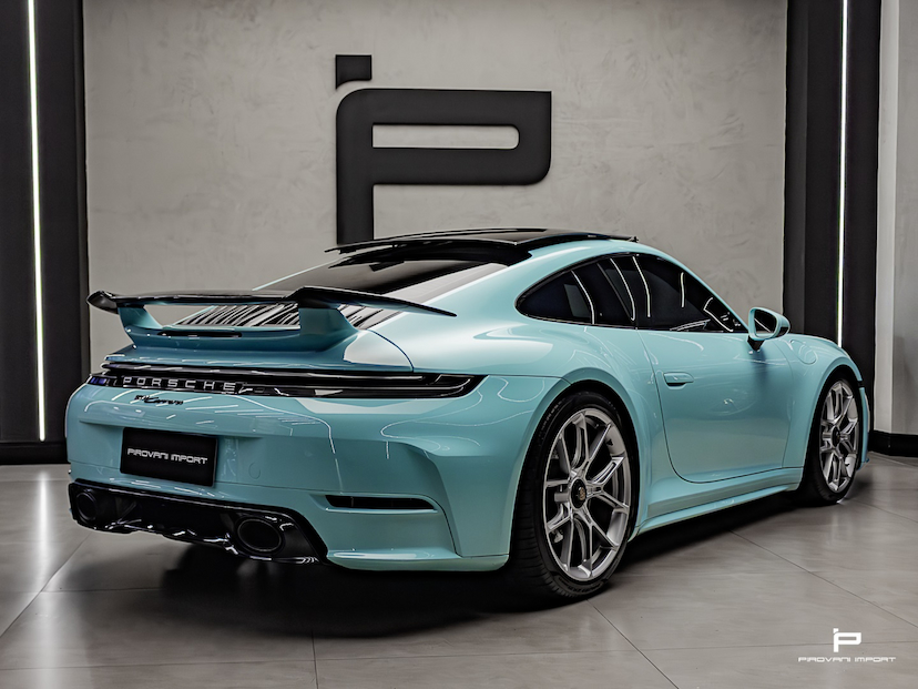 Foto do veículo PORSCHE 911 3.0 24V H6 GASOLINA CARRERA PDK 2025 2.900 KM R$ 930.000,00
