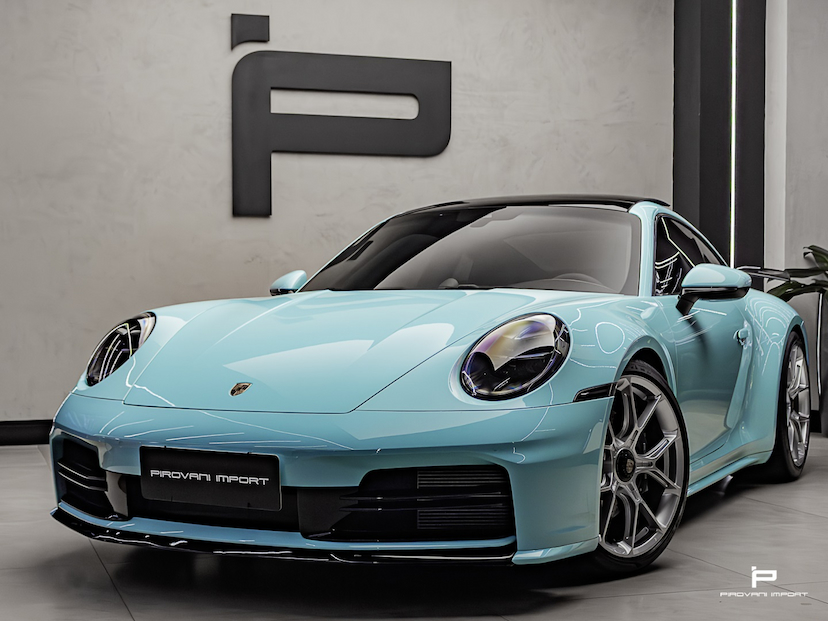 Foto do veículo PORSCHE 911 3.0 24V H6 GASOLINA CARRERA PDK 2025 2.900 KM R$ 930.000,00