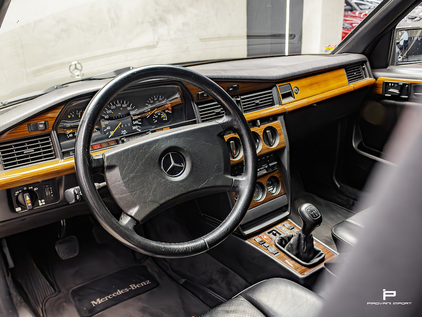 Foto do veículo MERCEDES-BENZ 190 E 2.3 SEDAN 16V GASOLINA 4P MANUAL 1985 117.500 KM 450.000,00