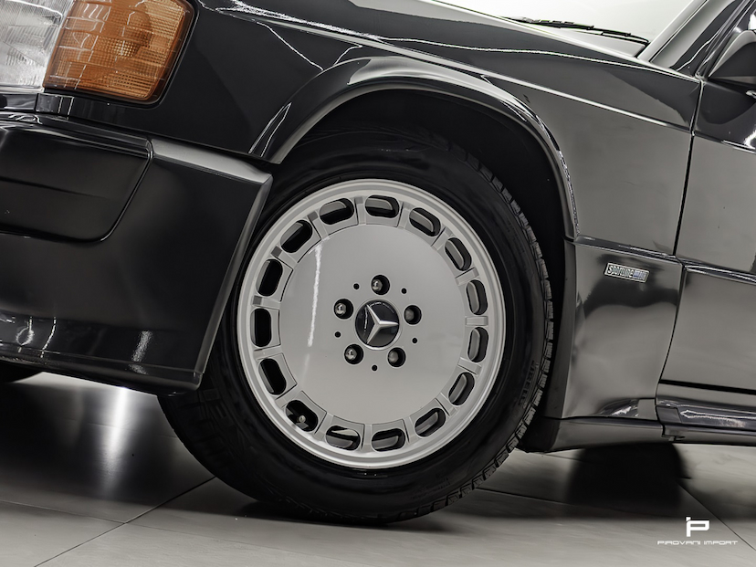 Foto do veículo MERCEDES-BENZ 190 E 2.3 SEDAN 16V GASOLINA 4P MANUAL 1985 117.500 KM 450.000,00