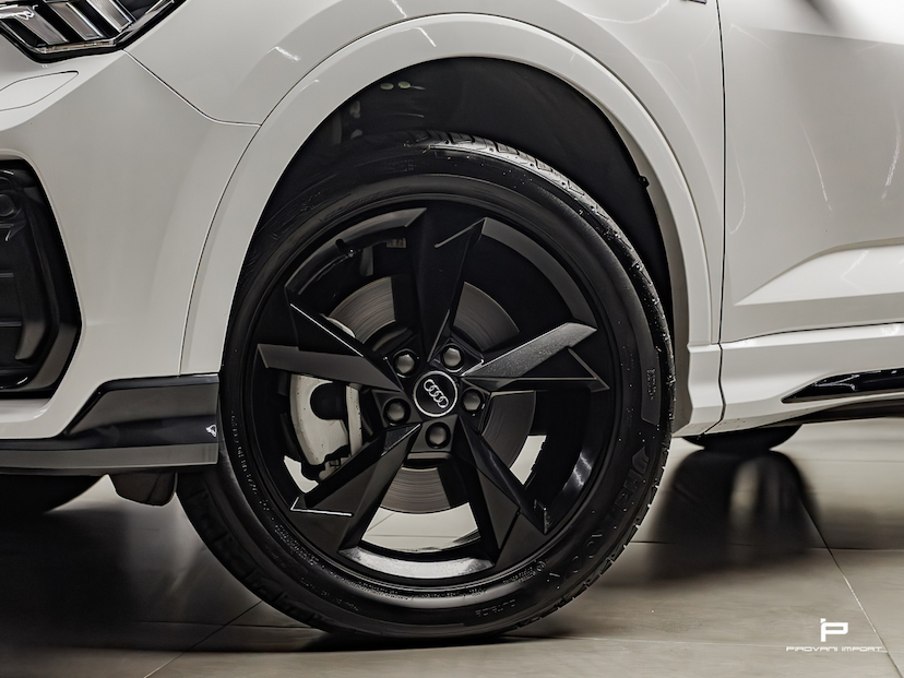 Foto do veículo AUDI Q3 2.0 40 TFSI GASOLINA SPORTBACK PERFORMANCE BLACK QUATTRO TIPTRONIC 2023 40.173 KM 289.000,00