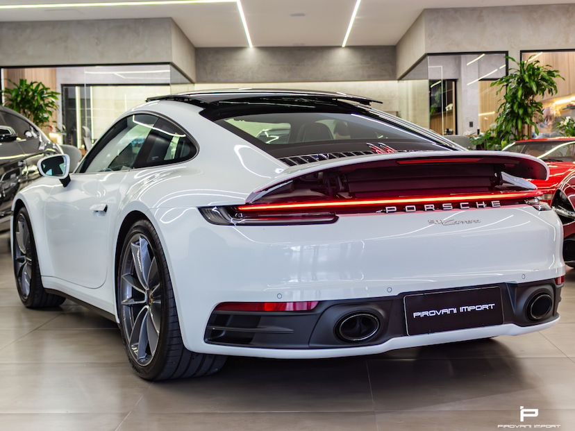 Foto do veículo PORSCHE 911 3.0 24V H6 GASOLINA CARRERA PDK 2024 3.400 KM 775.000,00
