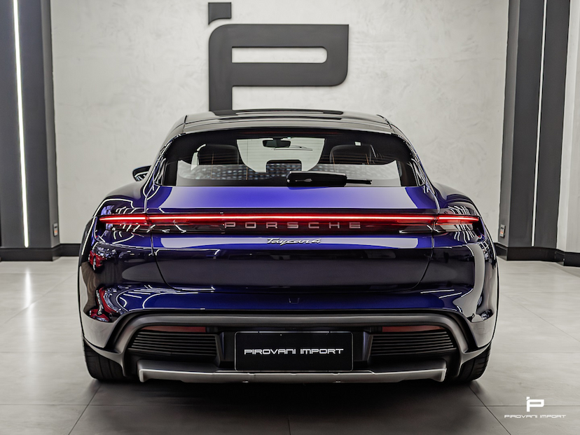 Foto do veículo PORSCHE TAYCAN 4 CROSS TURISMO ELÉTRICO 2022 15.982 KM 490.000,00