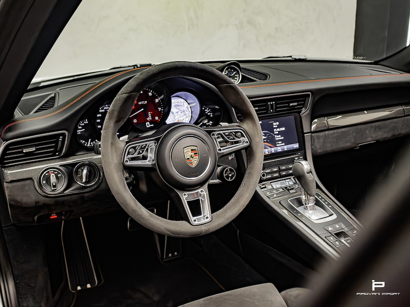 Foto do veículo PORSCHE 911 3.0 24V H6 GASOLINA TARGA 4 GTS PDK 2018 13.500 KM 890.000,00