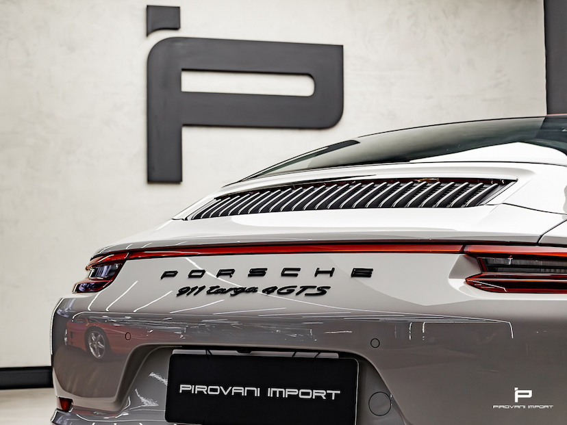 Foto do veículo PORSCHE 911 3.0 24V H6 GASOLINA TARGA 4 GTS PDK 2018 13.500 KM 890.000,00