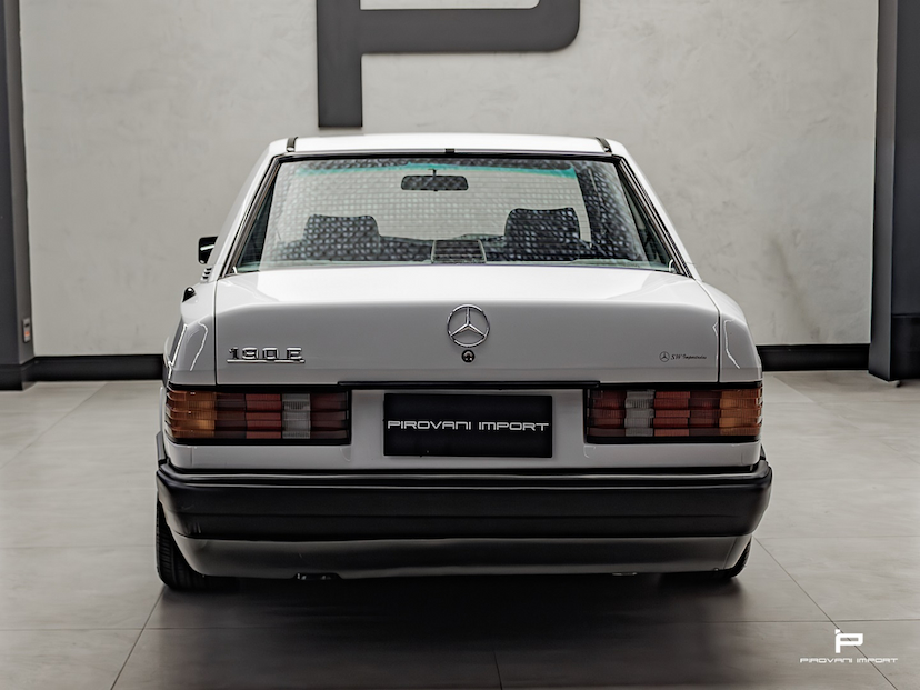 Foto do veículo MERCEDES-BENZ 190 E 2.3 SEDAN 8V GASOLINA 4P AUTOMÁTICO 1991 129.000 KM 129.900,00