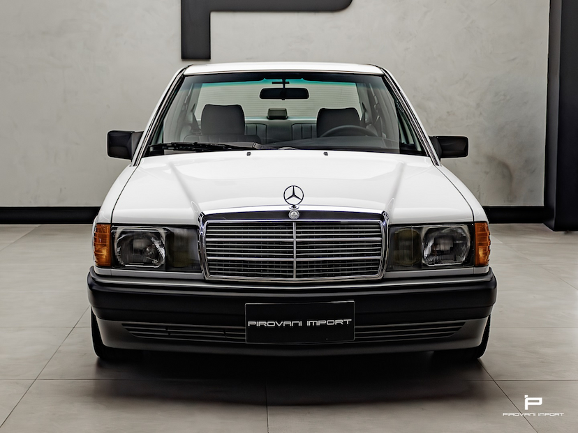 Foto do veículo MERCEDES-BENZ 190 E 2.3 SEDAN 8V GASOLINA 4P AUTOMÁTICO 1991 129.000 KM 129.900,00