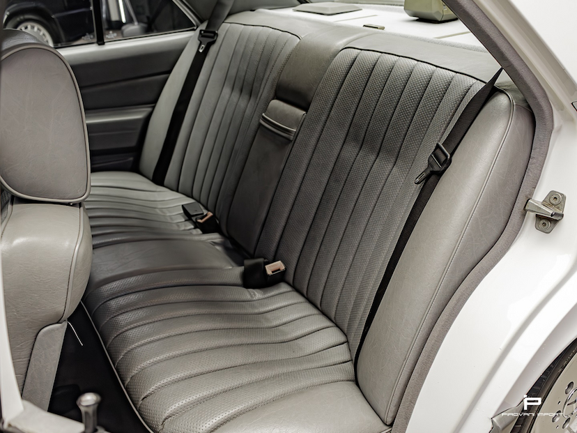 Foto do veículo MERCEDES-BENZ 190 E 2.3 SEDAN 8V GASOLINA 4P AUTOMÁTICO 1991 129.000 KM 129.900,00