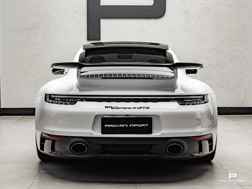 Foto do veículo PORSCHE 911 3.0 24V H6 GASOLINA CARRERA 4 GTS PDK 2023 10.000 KM 859.000,00