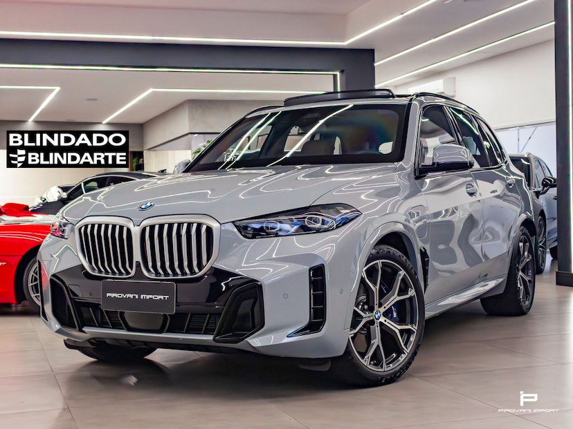 Foto do veículo BMW X5 3.0 I6 TURBO HÍBRIDO XDRIVE50E M SPORT AUTOMÁTICO 2026 100 KM 910.000,00