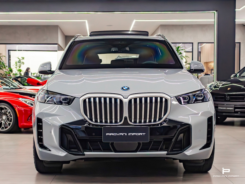 Foto do veículo BMW X5 3.0 I6 TURBO HÍBRIDO XDRIVE50E M SPORT AUTOMÁTICO 2026 100 KM 910.000,00
