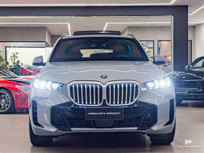 Foto do veículo BMW X5 3.0 I6 TURBO HÍBRIDO XDRIVE50E M SPORT AUTOMÁTICO 2026 100 KM 910.000,00