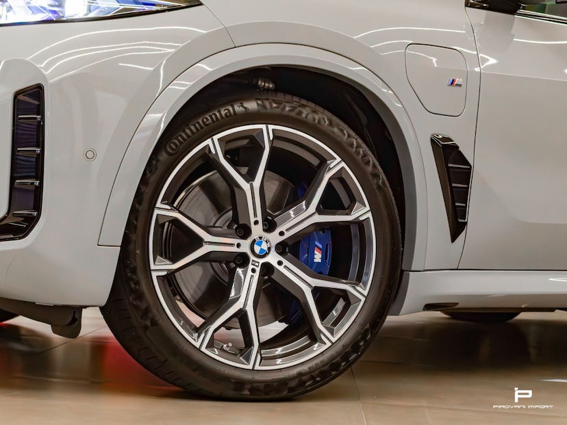 Foto do veículo BMW X5 3.0 I6 TURBO HÍBRIDO XDRIVE50E M SPORT AUTOMÁTICO 2026 100 KM 910.000,00