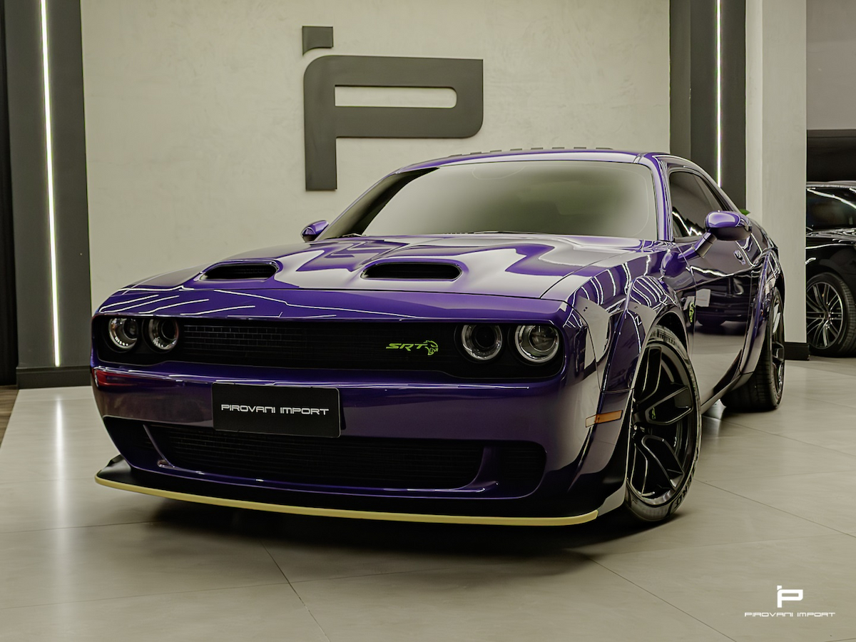 Foto do veículo DODGE CHALLENGER 6.2 V8 HEMI GASOLINA SRT JAILBREAK TORQUEFLITE 2023/2023 9.000 KM R$ 1.350.000,00