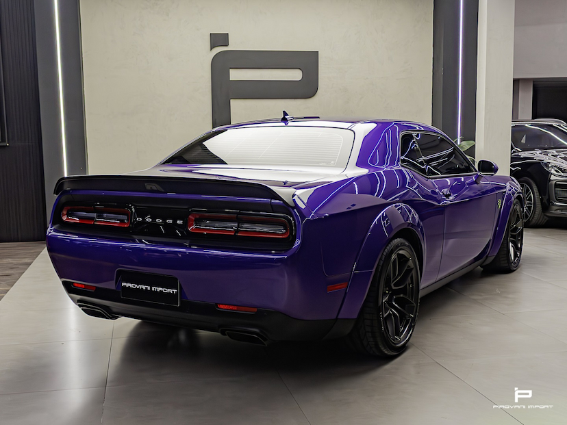 Foto do veículo DODGE CHALLENGER 6.2 V8 HEMI GASOLINA SRT JAILBREAK TORQUEFLITE 2023 9.000 KM 1.350.000,00