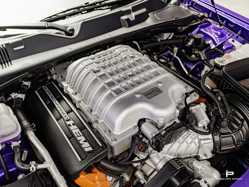 Foto do veículo DODGE CHALLENGER 6.2 V8 HEMI GASOLINA SRT JAILBREAK TORQUEFLITE 2023 9.000 KM 1.350.000,00