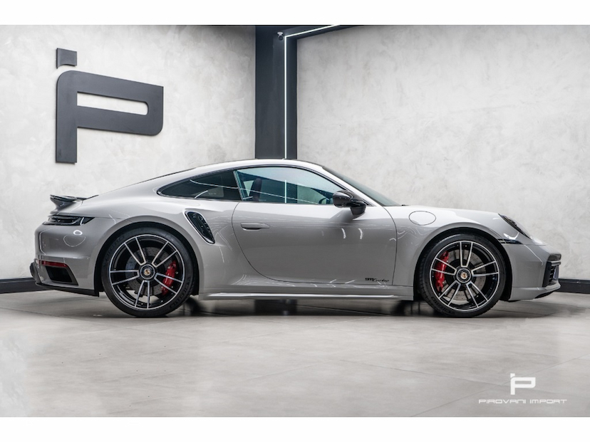 Foto do veículo PORSCHE 911 3.8 24V H6 GASOLINA TURBO PDK 2023 6.800 KM 1.330.000,00