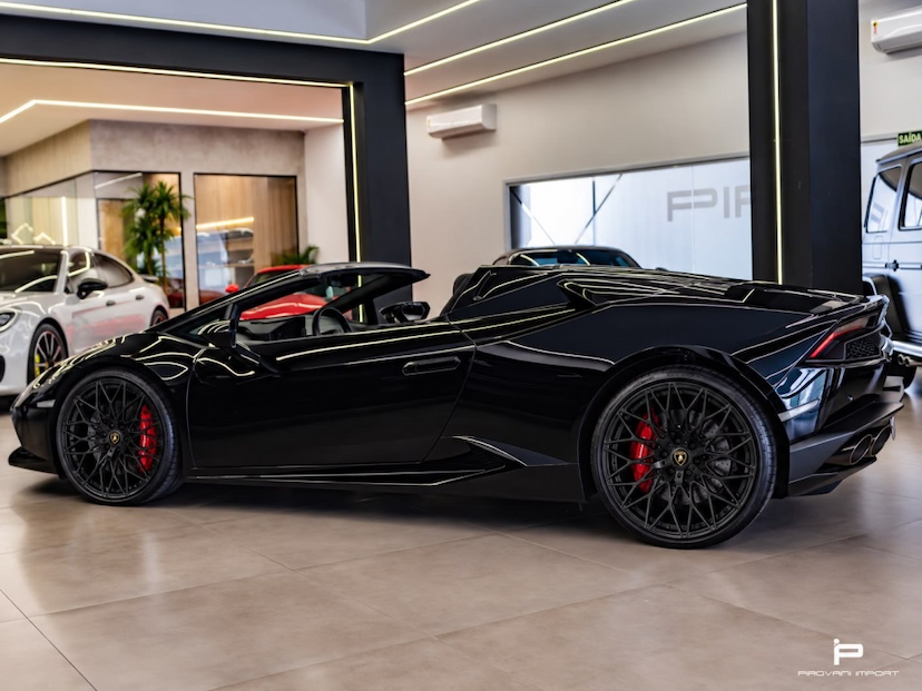 Foto do veículo LAMBORGHINI HURACÁN 5.2 V10 GASOLINA SPYDER LP610-4 LDF 2017 22.000 KM 2.700.000,00