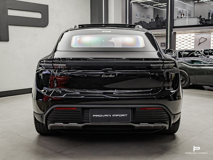 Foto do veículo PORSCHE MACAN TURBO ELÉTRICO 2024 9.800 KM 799.000,00