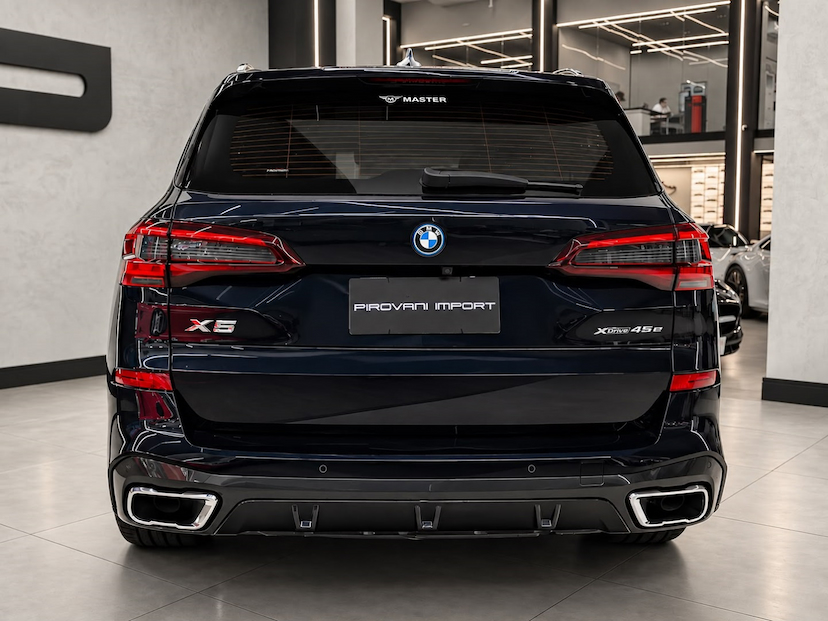 Foto do veículo BMW X5 3.0 I6 TURBO HÍBRIDO XDRIVE45E M SPORT AUTOMÁTICO 2023 26.000 KM 449.000,00