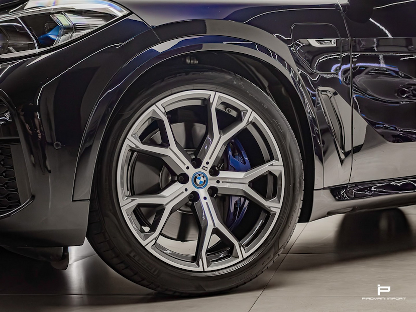 Foto do veículo BMW X5 3.0 I6 TURBO HÍBRIDO XDRIVE45E M SPORT AUTOMÁTICO 2023 26.000 KM 449.000,00