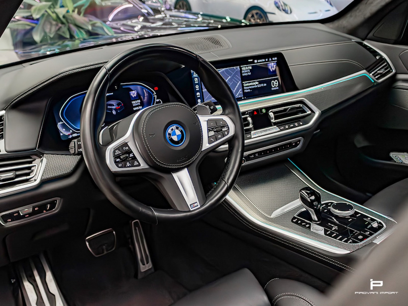 Foto do veículo BMW X5 3.0 I6 TURBO HÍBRIDO XDRIVE45E M SPORT AUTOMÁTICO 2023 26.000 KM 449.000,00