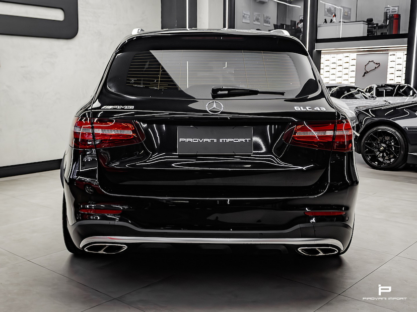 Foto do veículo MERCEDES-BENZ GLC 43 AMG 3.0 V6 GASOLINA 4MATIC 9G-TRONIC 2019 107.000 KM R$ 239.000,00