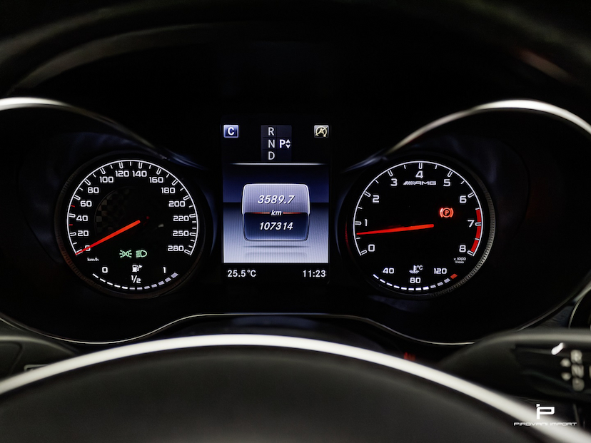 Foto do veículo MERCEDES-BENZ GLC 43 AMG 3.0 V6 GASOLINA 4MATIC 9G-TRONIC 2019 107.000 KM R$ 239.000,00