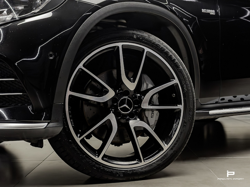 Foto do veículo MERCEDES-BENZ GLC 43 AMG 3.0 V6 GASOLINA 4MATIC 9G-TRONIC 2019 107.000 KM R$ 239.000,00