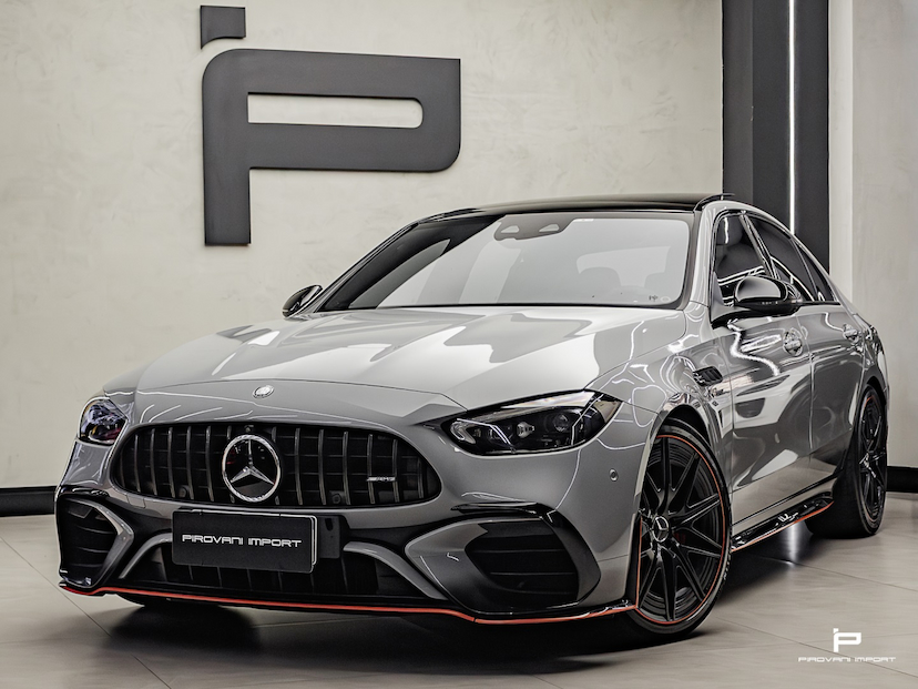 Foto do veículo MERCEDES-BENZ C 63 AMG 2.0 TURBO PHEV S E PERFORMANCE 4MATIC+ SPEEDSHIFT 2024 19.000 KM R$ 719.000,00