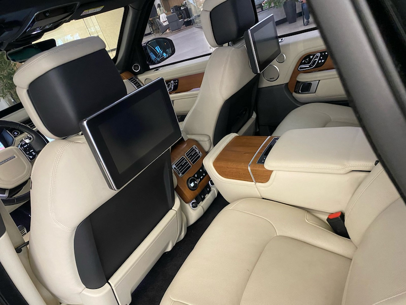 Foto do veículo LAND ROVER RANGE ROVER VOGUE 4.4 AUTOBIOGRAPHY SDV8 4X4 TURBO DIESEL 4P AUTOMÁTICO 2021 42.000 KM 700.000,00