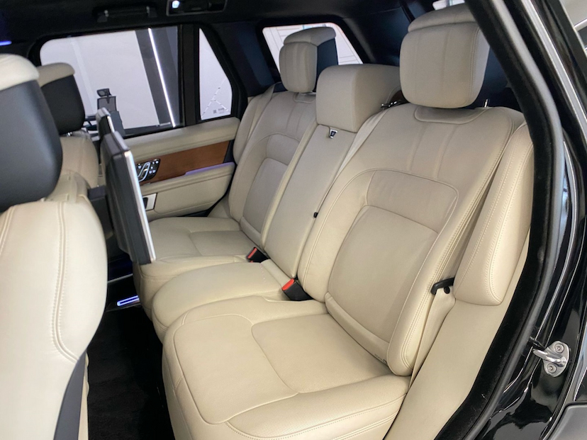 Foto do veículo LAND ROVER RANGE ROVER VOGUE 4.4 AUTOBIOGRAPHY SDV8 4X4 TURBO DIESEL 4P AUTOMÁTICO 2021 42.000 KM 700.000,00