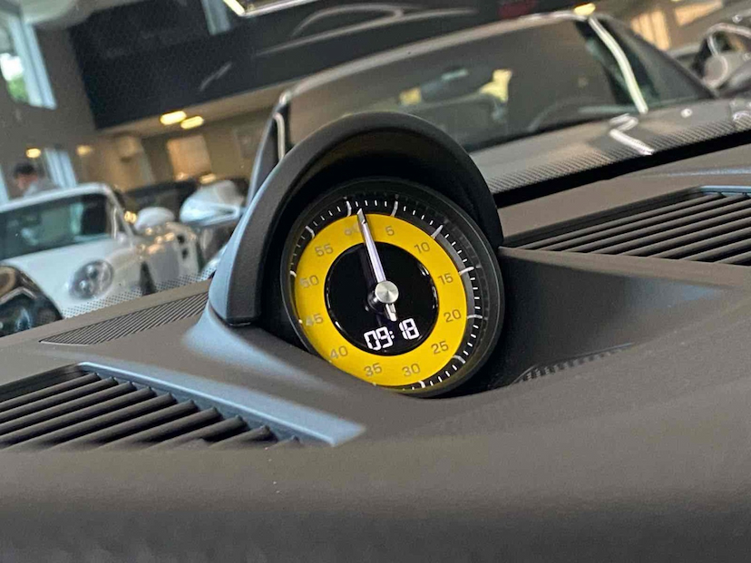 Foto do veículo PORSCHE 911 3.0 24V H6 GASOLINA CARRERA PDK 2024 2.700 KM 897.000,00