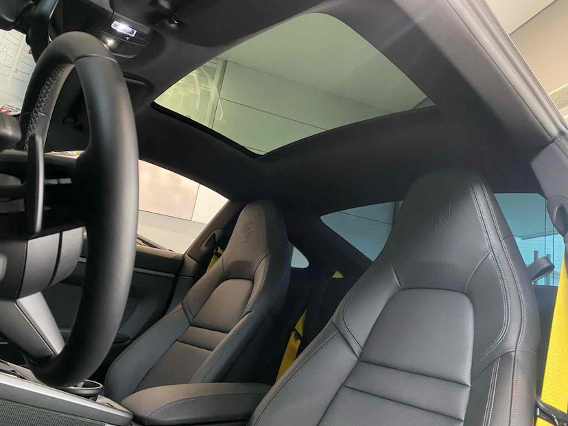 Foto do veículo PORSCHE 911 3.0 24V H6 GASOLINA CARRERA PDK 2024 2.700 KM 897.000,00