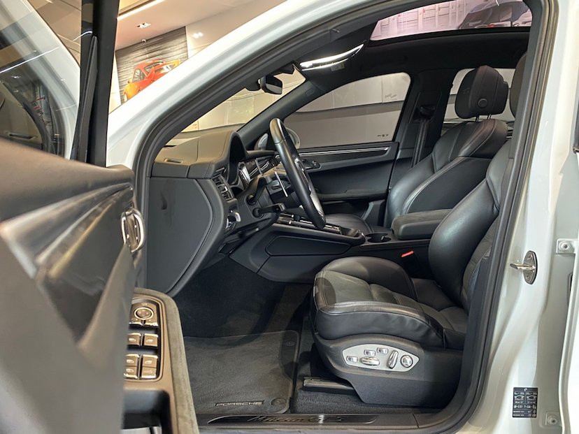 Foto do veículo PORSCHE MACAN 2.9 V6 BITURBO GASOLINA GTS PDK 2023 15.254 KM 688.000,00