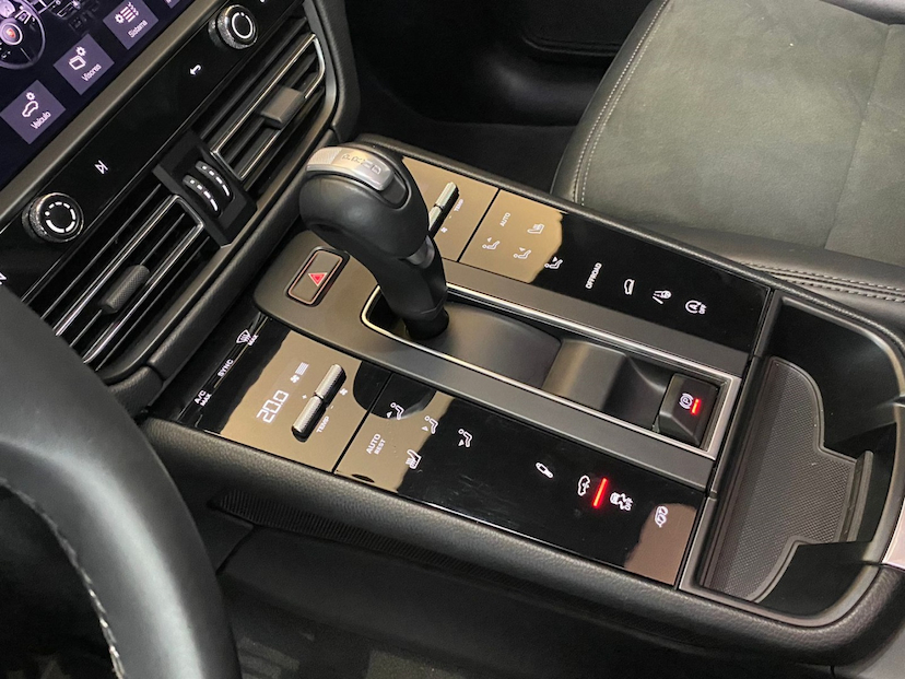 Foto do veículo PORSCHE MACAN 2.9 V6 BITURBO GASOLINA GTS PDK 2023 15.254 KM 688.000,00