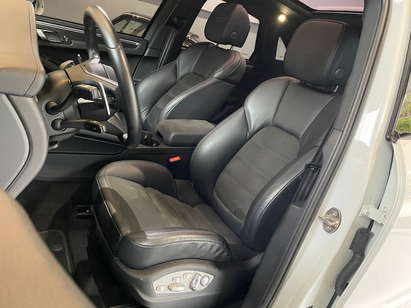 Foto do veículo PORSCHE MACAN 2.9 V6 BITURBO GASOLINA GTS PDK 2023 15.254 KM 688.000,00