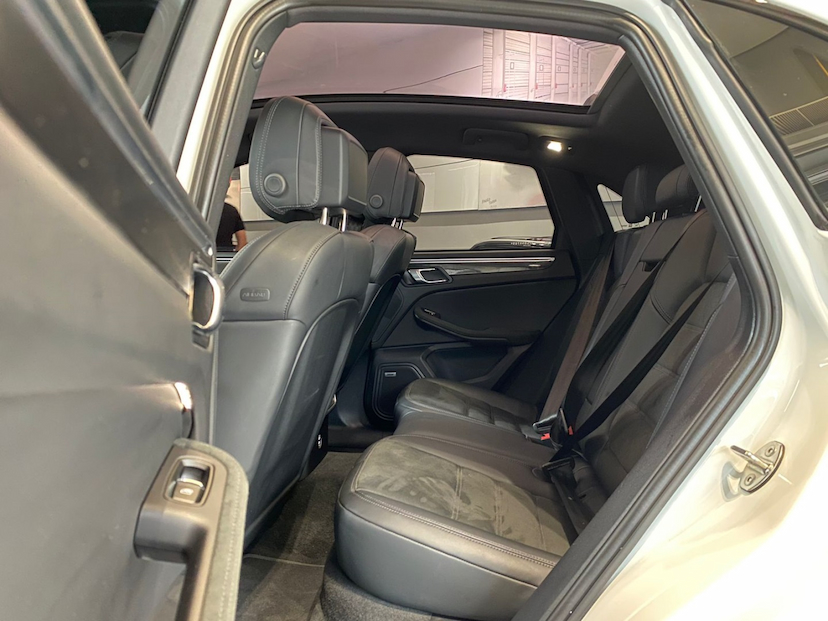 Foto do veículo PORSCHE MACAN 2.9 V6 BITURBO GASOLINA GTS PDK 2023 15.254 KM 688.000,00